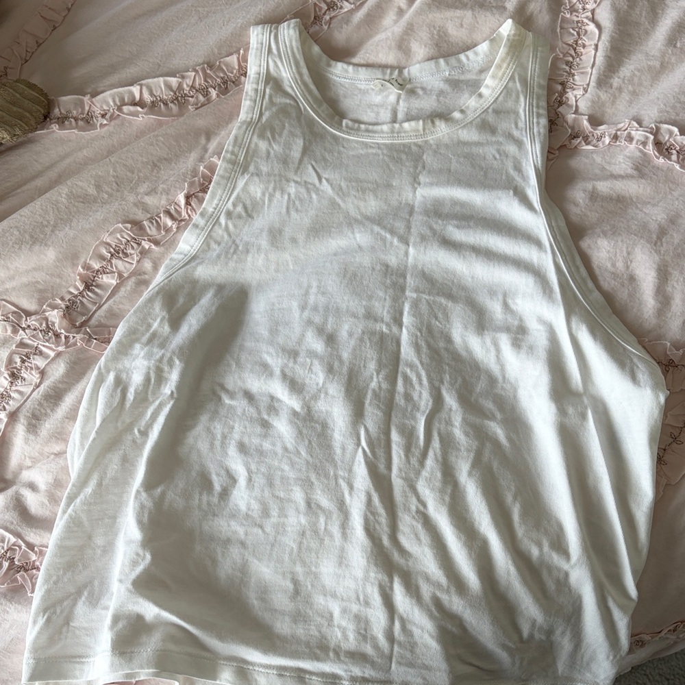 Wilfred free Classic White Women's Tank Top
